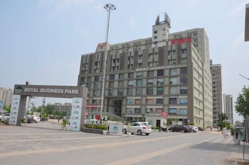 hotel maharani regency zirakpur