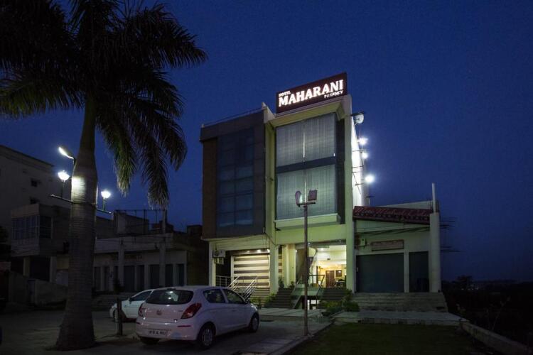 hotel maharani regency zirakpur