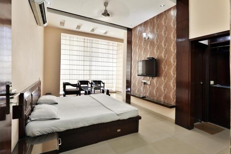 hotel maharani regency zirakpur