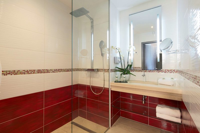 kyriad prestige lyon est saint priest eurexpo