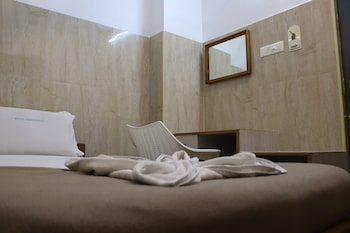 Hotel Saravanaa,Tiruvallur>>Chennai,3 star