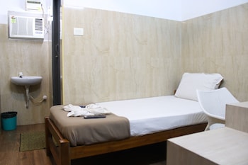 Hotel Saravanaa,Tiruvallur>>Chennai,3 star