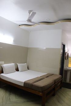 hotel saravanaa
