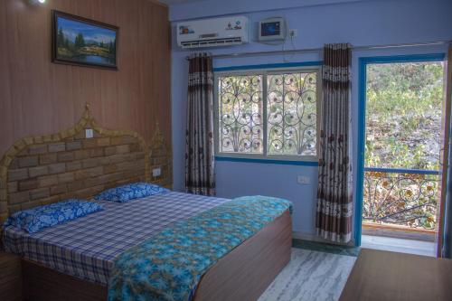 hotel golden crown
