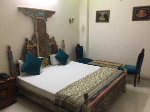 Little Ganesha Inn,Jhalana Doongri>>Jaipur,2 star