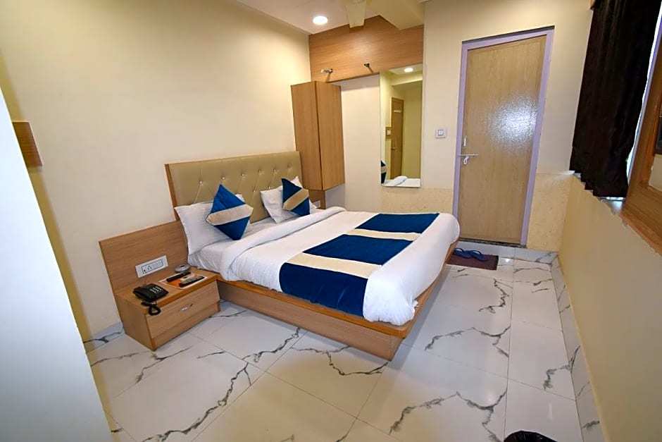 Hotel New Pathik,4Rth Floor, Plot No-5, Vraj Vihar Co.Opp.Ho.So. Ltd Opp. Umiya Mataji Temple, Up To Bank Of Baroda,Bopal Ghuma, Ahmedabad, 380058 Ahmedabad, India,3 star