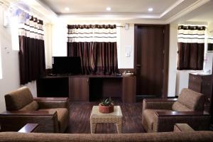 Wildernest Hilltop Resort,Sinhagad Road,3 star