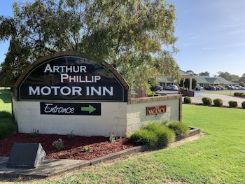 Arthur Phillip Motor Inn