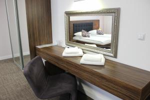 hotel story