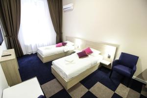 hotel story