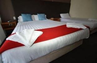 Heathcote Hotel,Engadine>>Camden Park,4 star