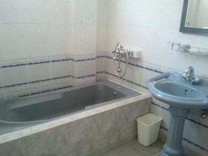 Mashoo Resorts,Manikaran Road, Hathithan P.O. Bhuntar Dist Kullu,3 star