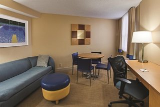 La Quinta Inn & Suites West Palm Beach Airport,Palm Beach>>Lantana,3 star