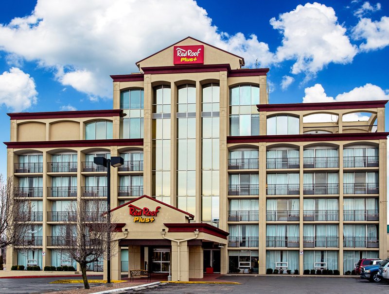 red roof inn plus wichita east