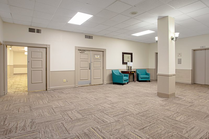 red roof inn plus wichita east