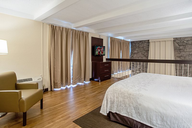 red roof inn plus wichita east