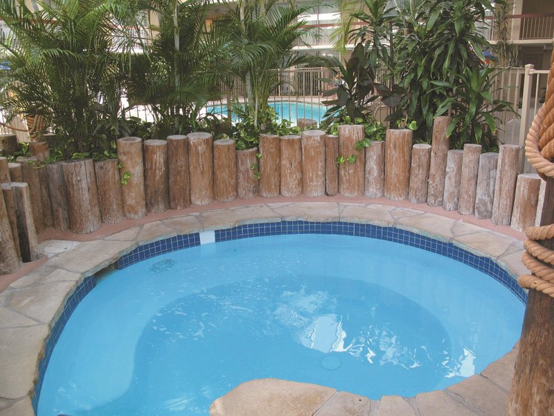 red roof inn plus wichita east