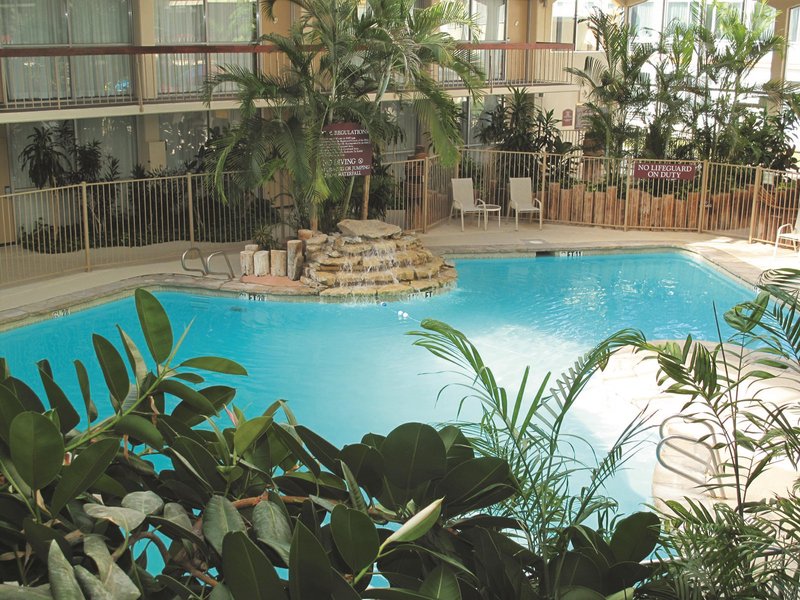 red roof inn plus wichita east