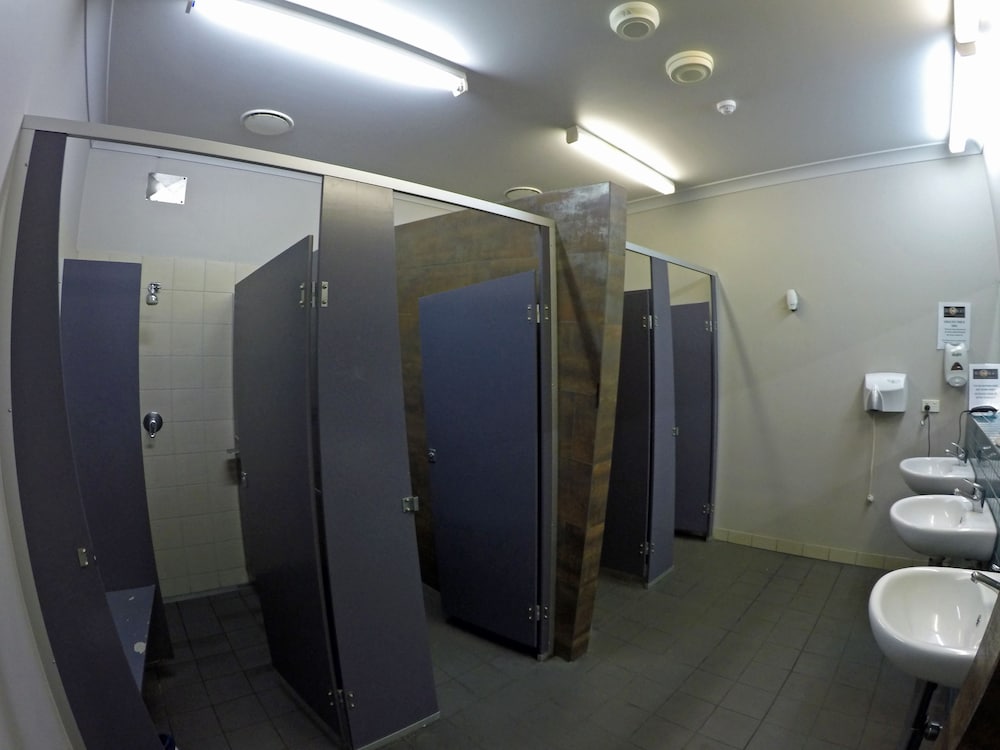 global backpackers port douglas