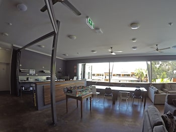 global backpackers port douglas