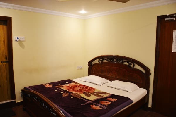 Mayur Hotel,Ganeshguri,3 star