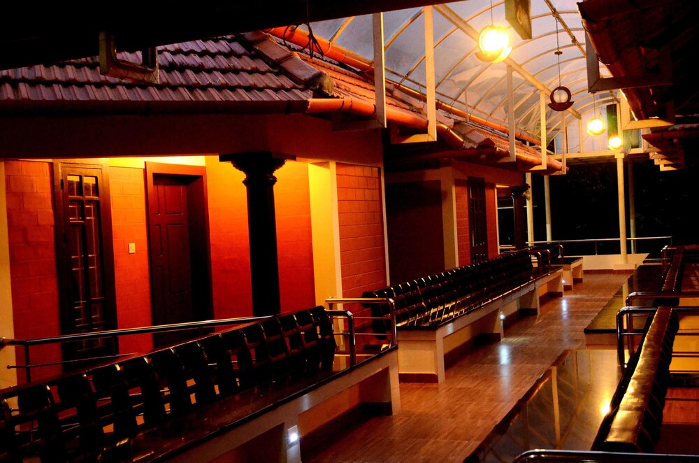 hello varkala beach resort