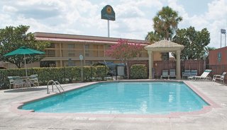 Baymont By Wyndham San Antonio South Park,San Antonio>>Harlandale,2 star