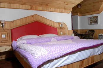 6th element cottages