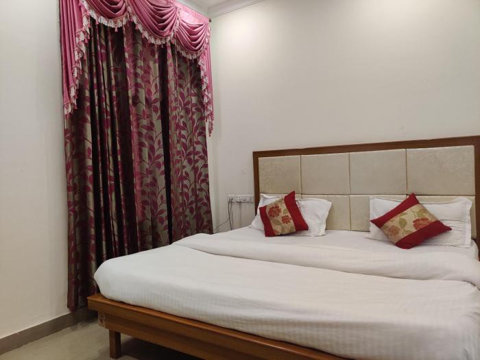 oyo 5190 hotel golden inn