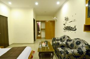 oyo 5190 hotel golden inn