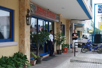 dumaguete springs apartment