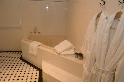 the customs house port macdonnell