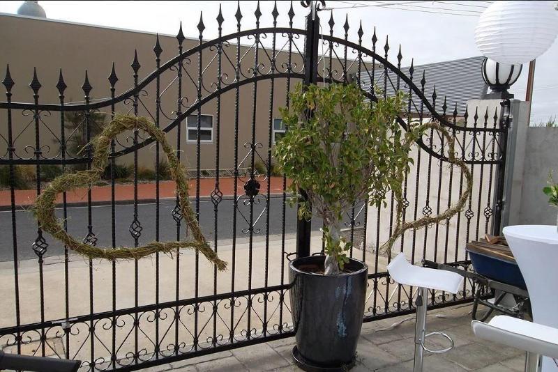 The Customs House Port Macdonnell,Port Macdonnell>>Mount Gambier,4 star
