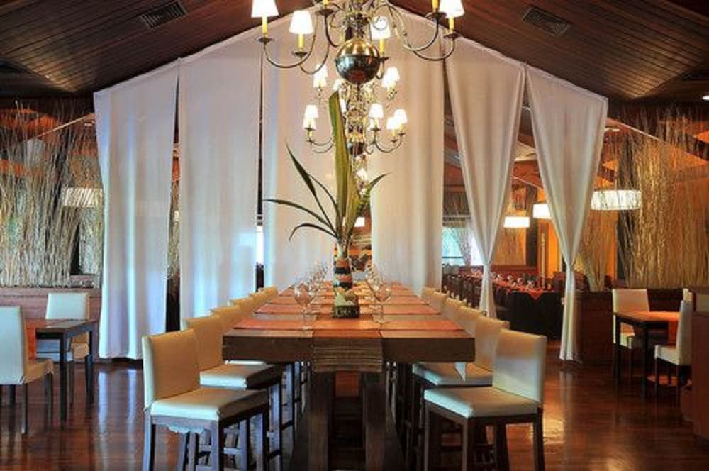 raices esturion hotel