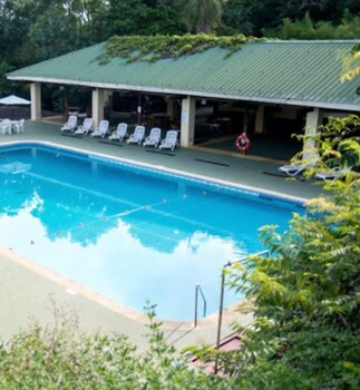 raices esturion hotel