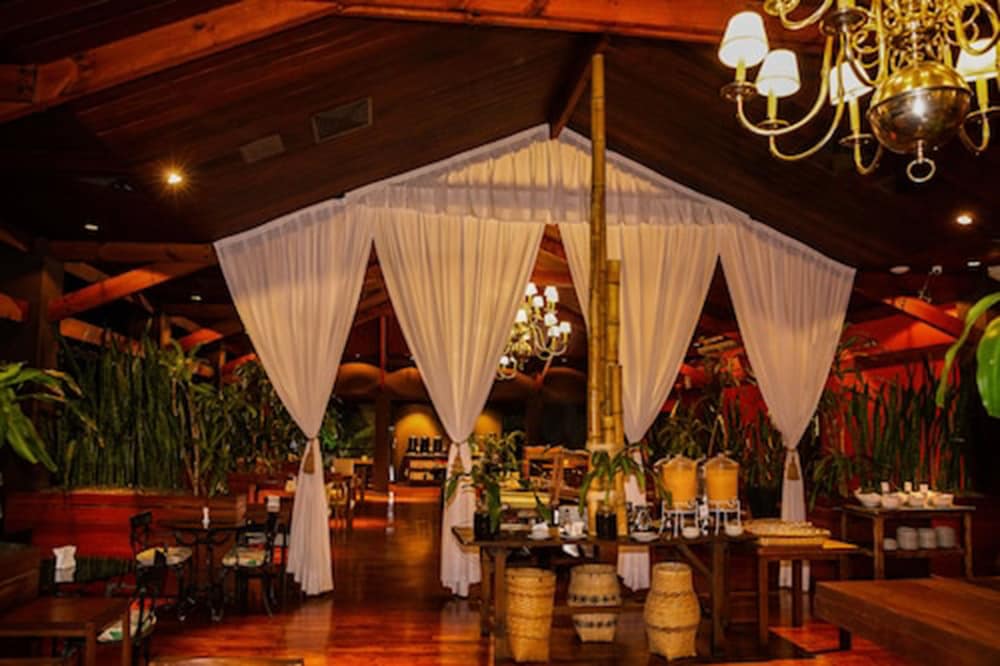 raices esturion hotel