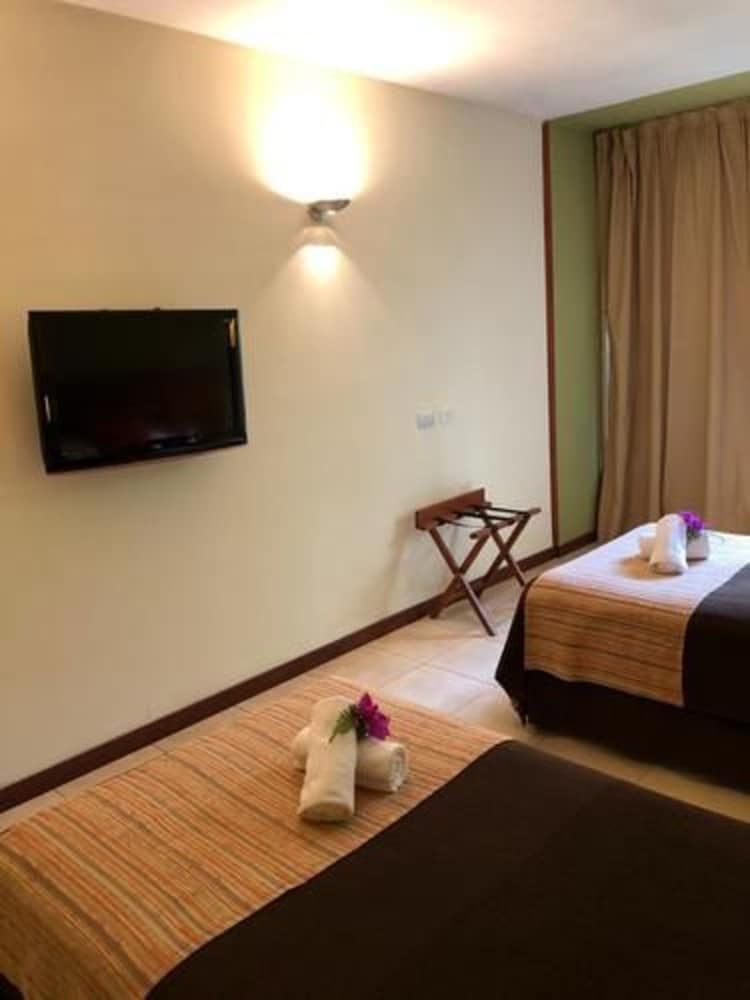 raices esturion hotel