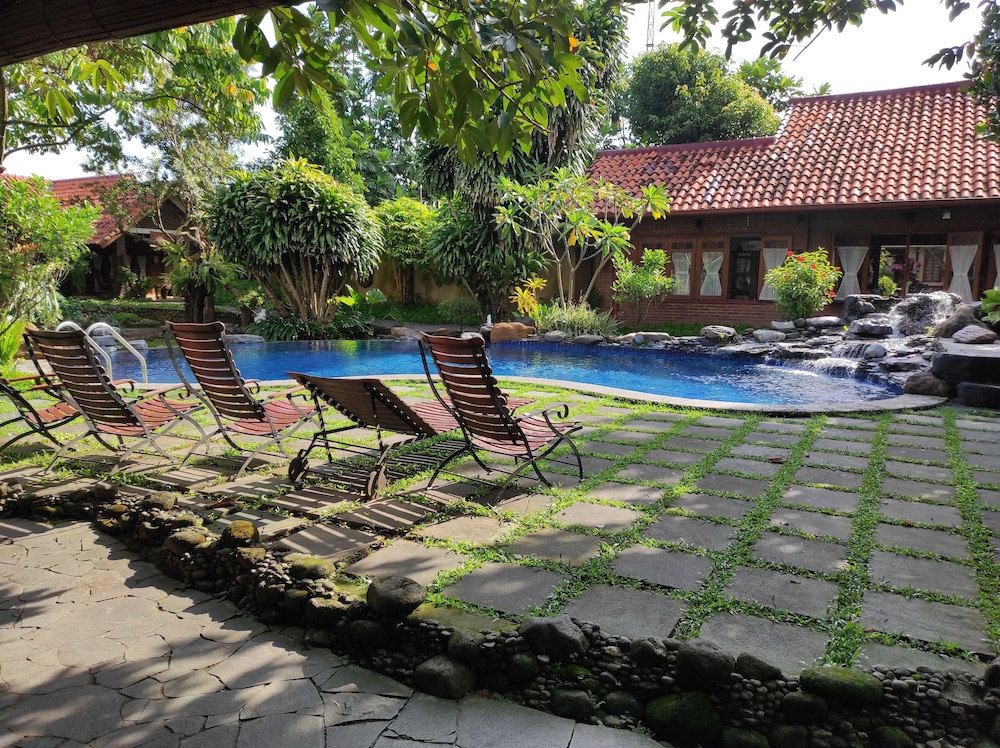 duta garden boutique villa