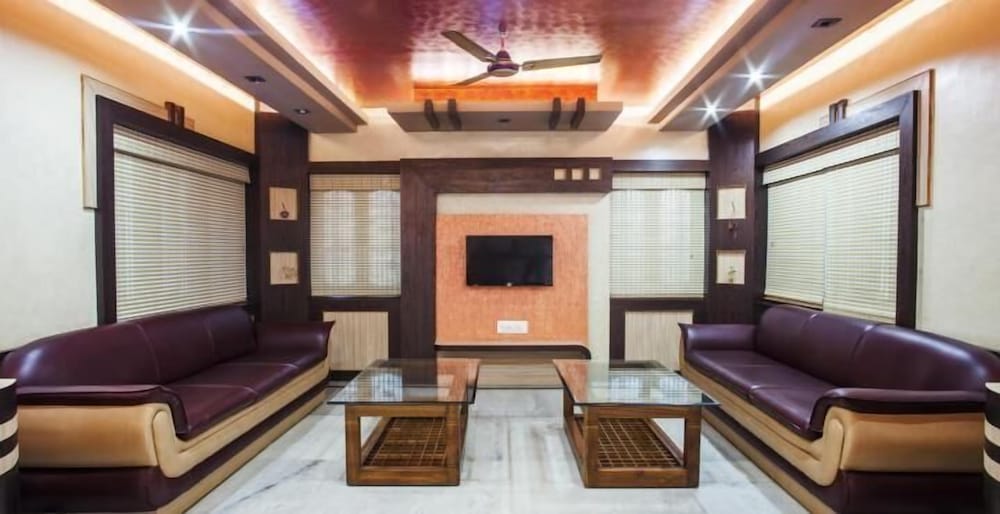 hotel lee garden near blue flag beach 500 mtrs puri