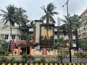 hotel lee garden near blue flag beach 500 mtrs puri