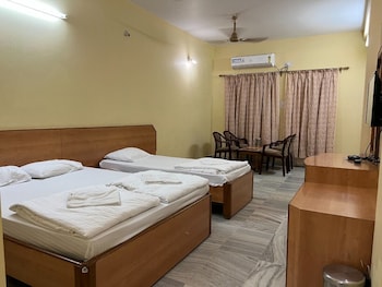 hotel lee garden near blue flag beach 500 mtrs puri