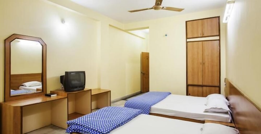 hotel lee garden near blue flag beach 500 mtrs puri