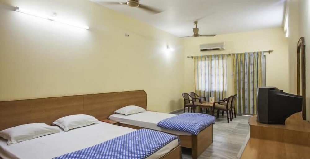 hotel lee garden near blue flag beach 500 mtrs puri