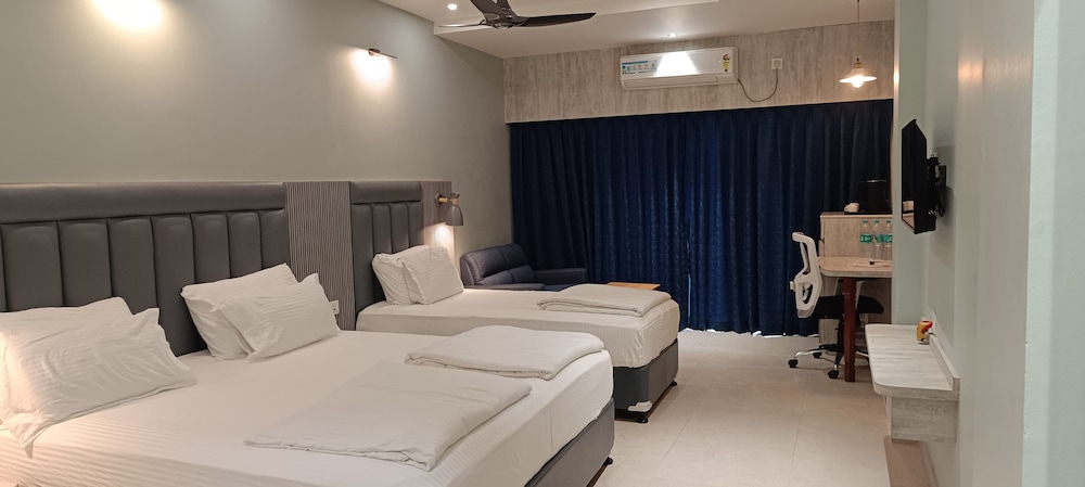 hotel lee garden near blue flag beach 500 mtrs puri