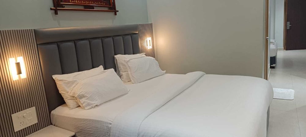 hotel lee garden near blue flag beach 500 mtrs puri
