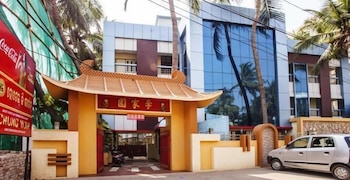 hotel lee garden near blue flag beach 500 mtrs puri
