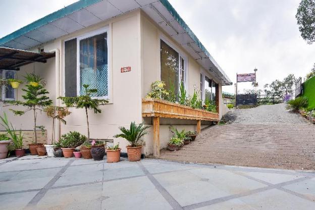 hotel aangan regency