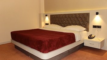 hotel aangan regency