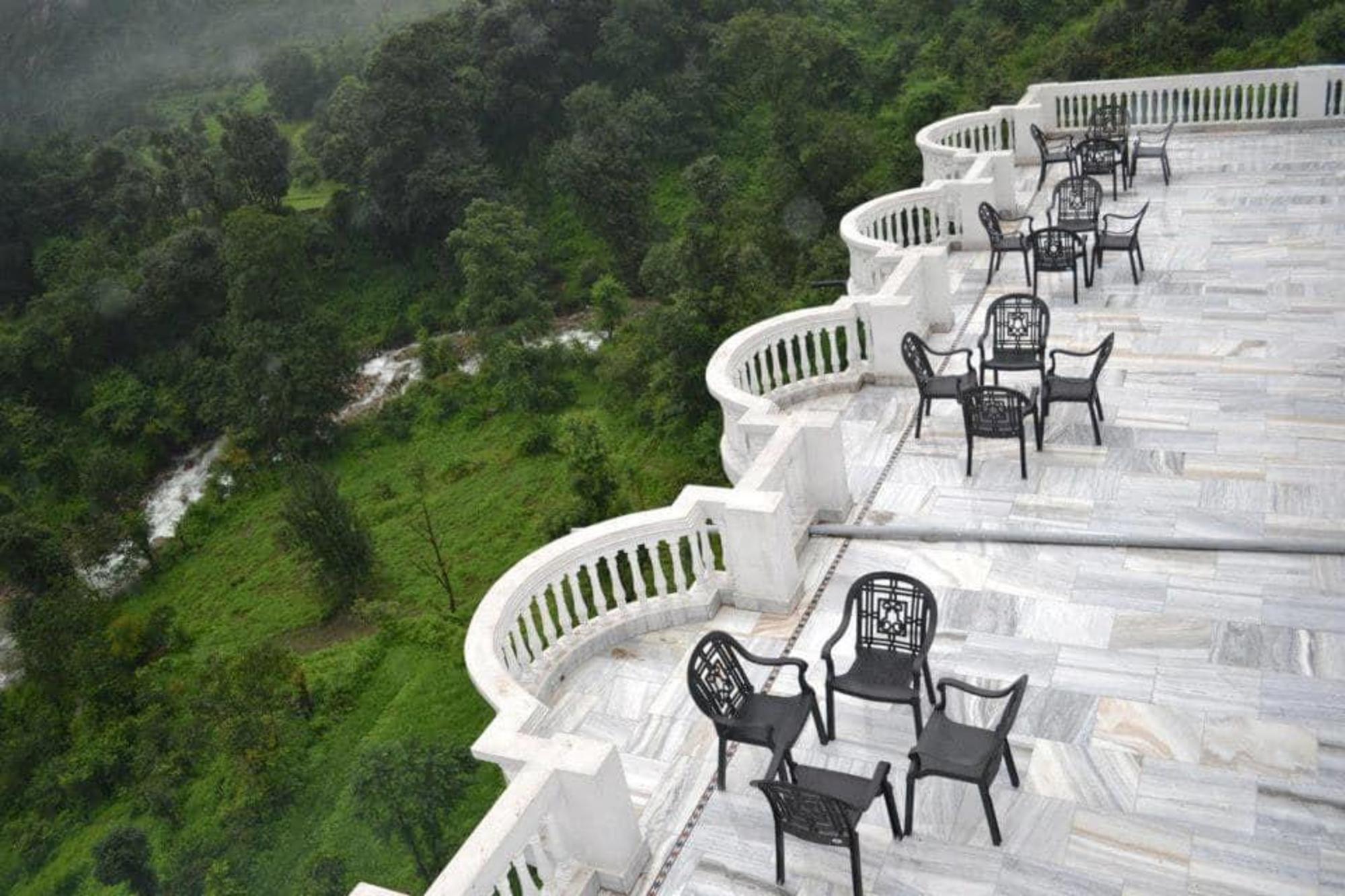 shivalik valley resorts