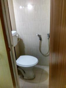 Lake Land Guest House,Garui>>Kolkata,2 star